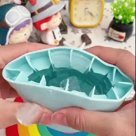 🧊Futavion®Ice Bucket Cup Mold Ice Cubes Tray Food Grade Quickly Freeze Silicone Ice Maker Creative Design Ice Bucket Whiskey Beer Maker