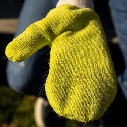 🟡Futavion® Yellow Tick Removal Glove for Humans & Pets - SafelyRemove Ticks Effortlessly, Chemical-Free, Durable, Portable TickManagement Tool for Outdoor Adventures & Everyday Use