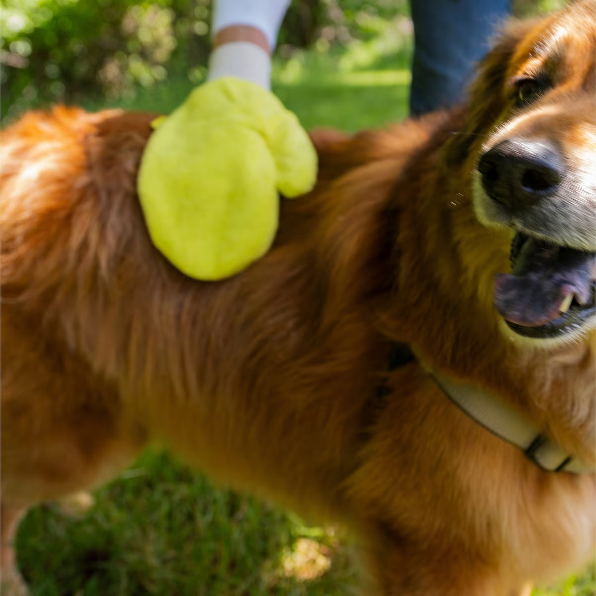 🟡Futavion® Yellow Tick Removal Glove for Humans & Pets - SafelyRemove Ticks Effortlessly, Chemical-Free, Durable, Portable TickManagement Tool for Outdoor Adventures & Everyday Use
